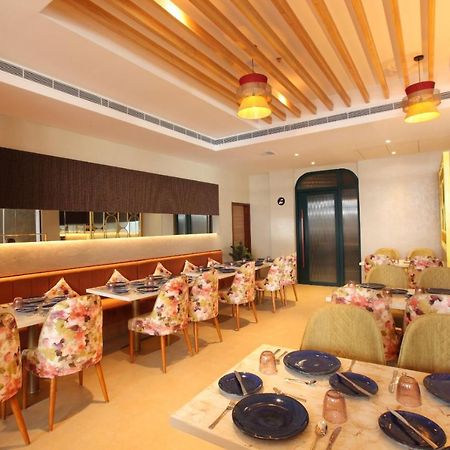 The Grand Ambassador Hotel Kottayam Extérieur photo