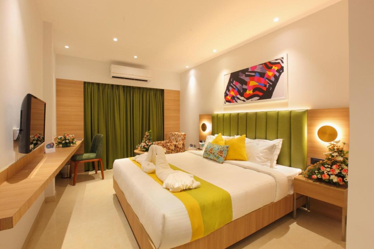 The Grand Ambassador Hotel Kottayam Extérieur photo