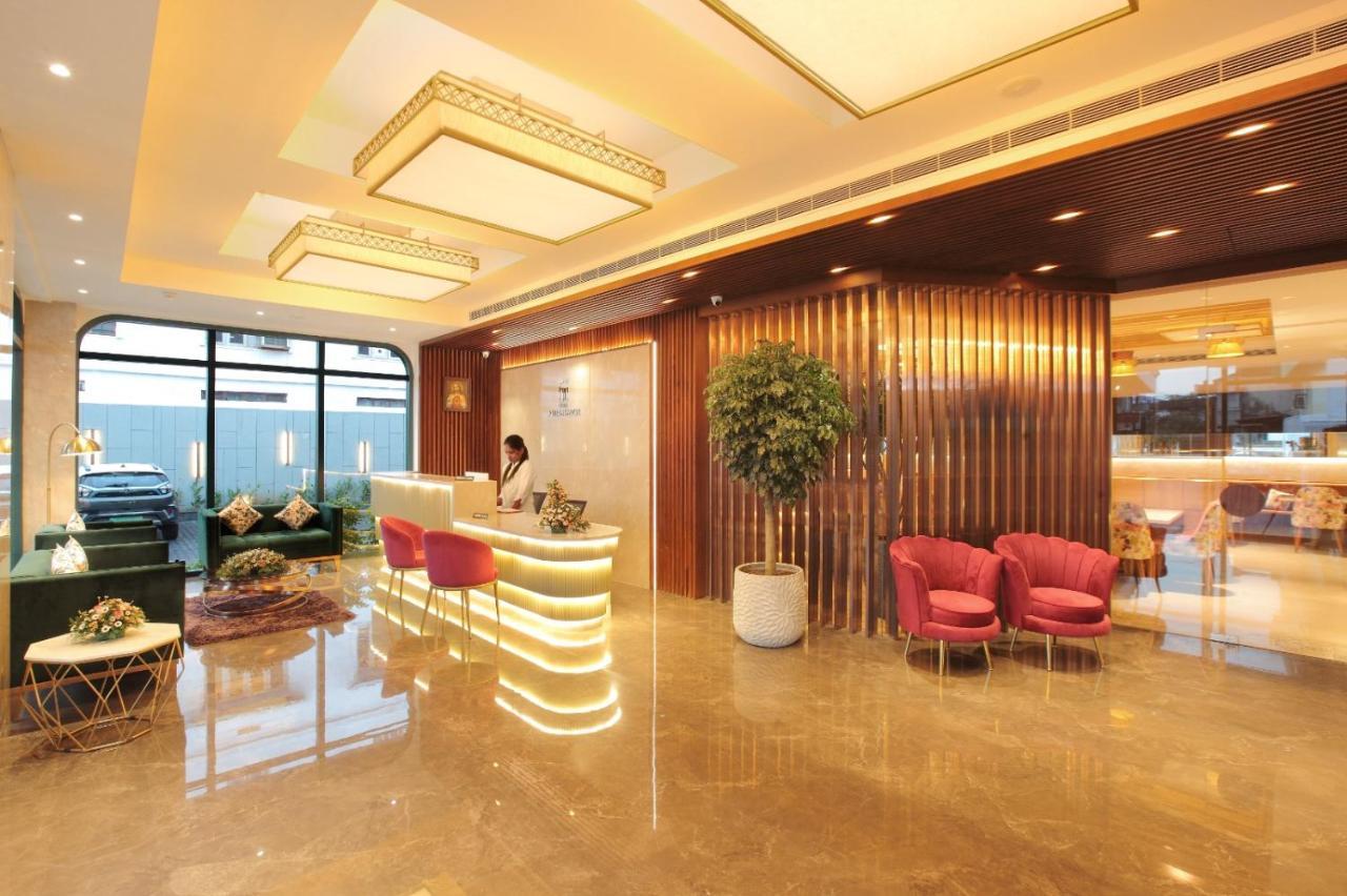 The Grand Ambassador Hotel Kottayam Extérieur photo