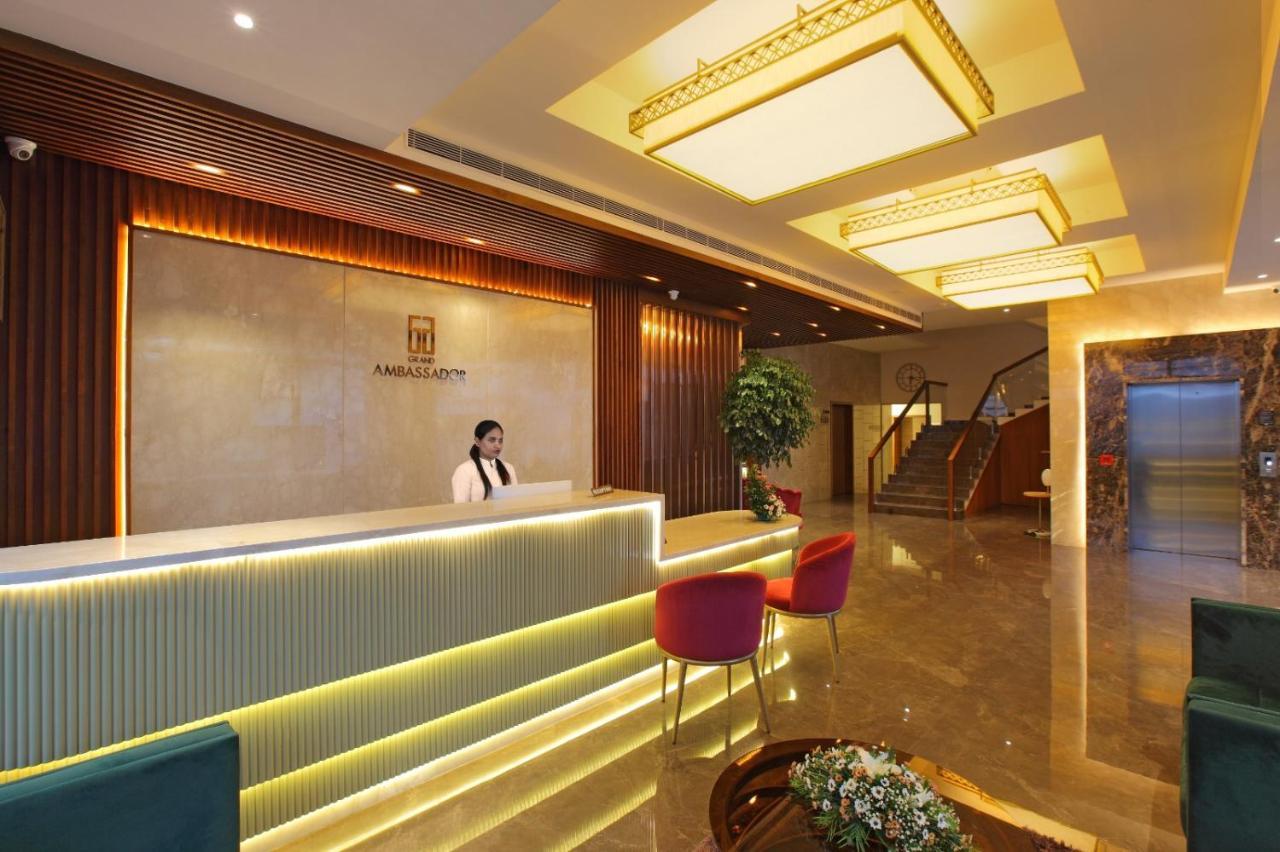 The Grand Ambassador Hotel Kottayam Extérieur photo