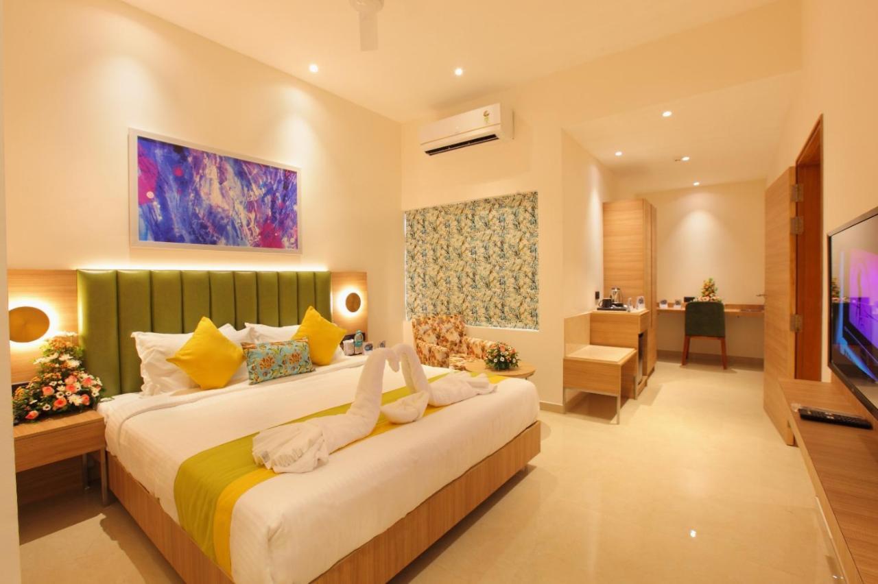 The Grand Ambassador Hotel Kottayam Extérieur photo